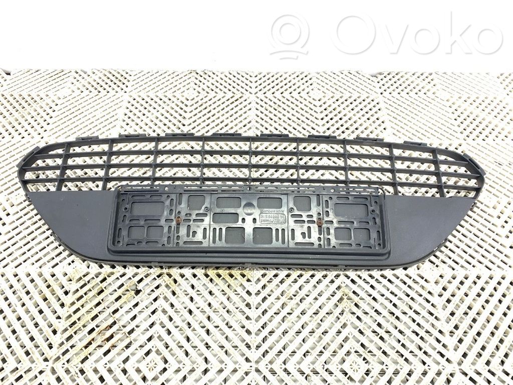 Ford Focus Front bumper lower grill 