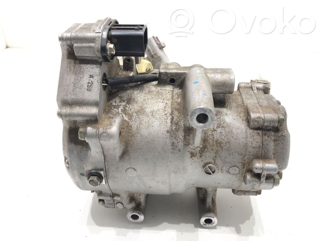 Mitsubishi Outlander Ilmastointilaitteen kompressorin pumppu (A/C) 