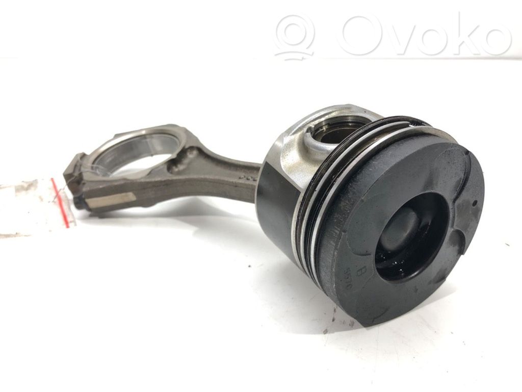 Opel Signum Поршень с шатуном 
