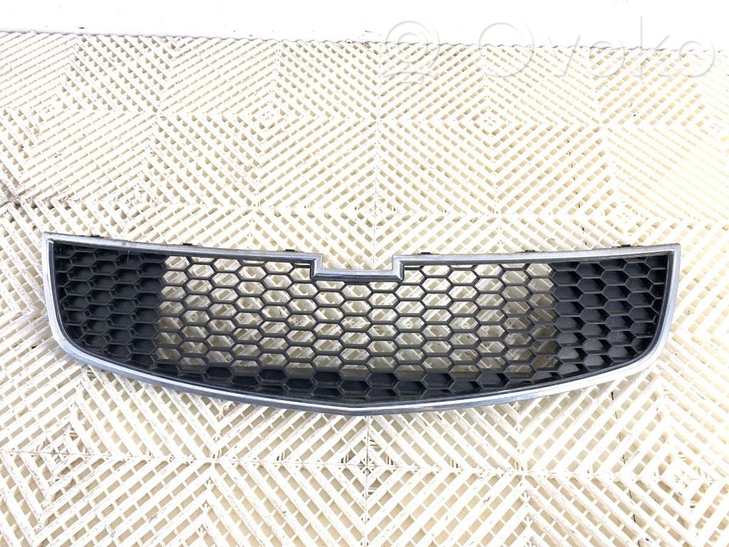 Chevrolet Cruze II Atrapa chłodnicy / Grill 