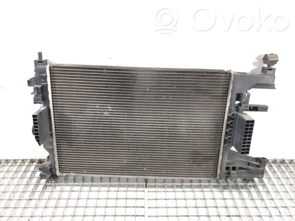Opel Astra J Dzesēšanas šķidruma radiators 