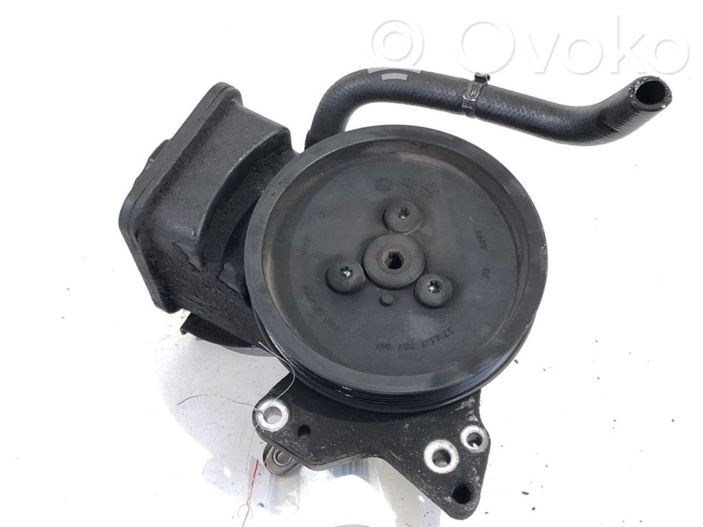 BMW X3 E83 Power steering pump 