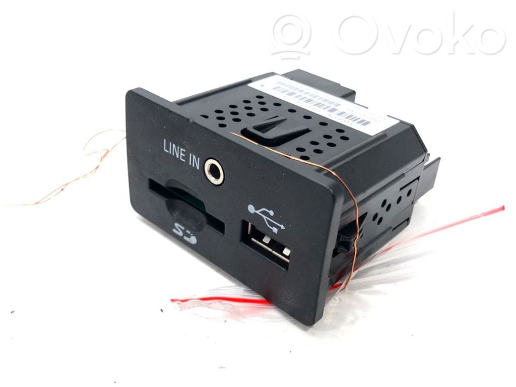 Ford Focus USB socket connector 
