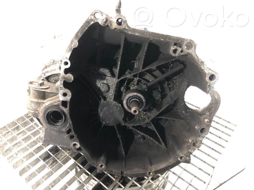 Nissan Sentra B16 Boîte de vitesses manuelle à 5 vitesses