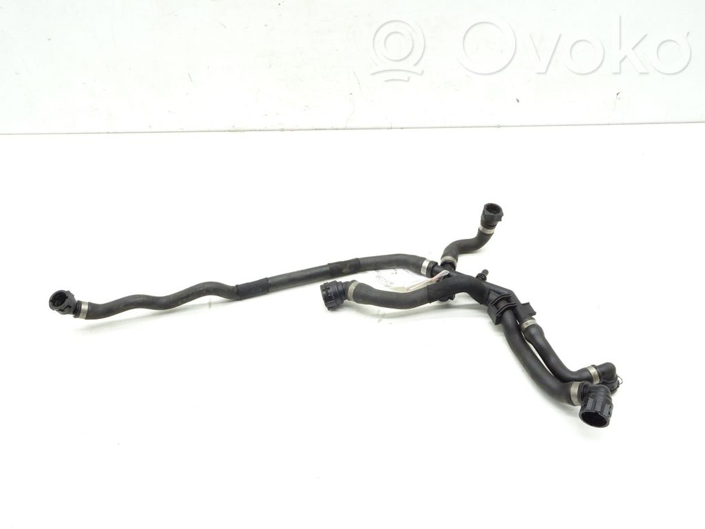 BMW 7 F01 F02 F03 F04 Tubo flessibile del liquido di raffreddamento del motore 