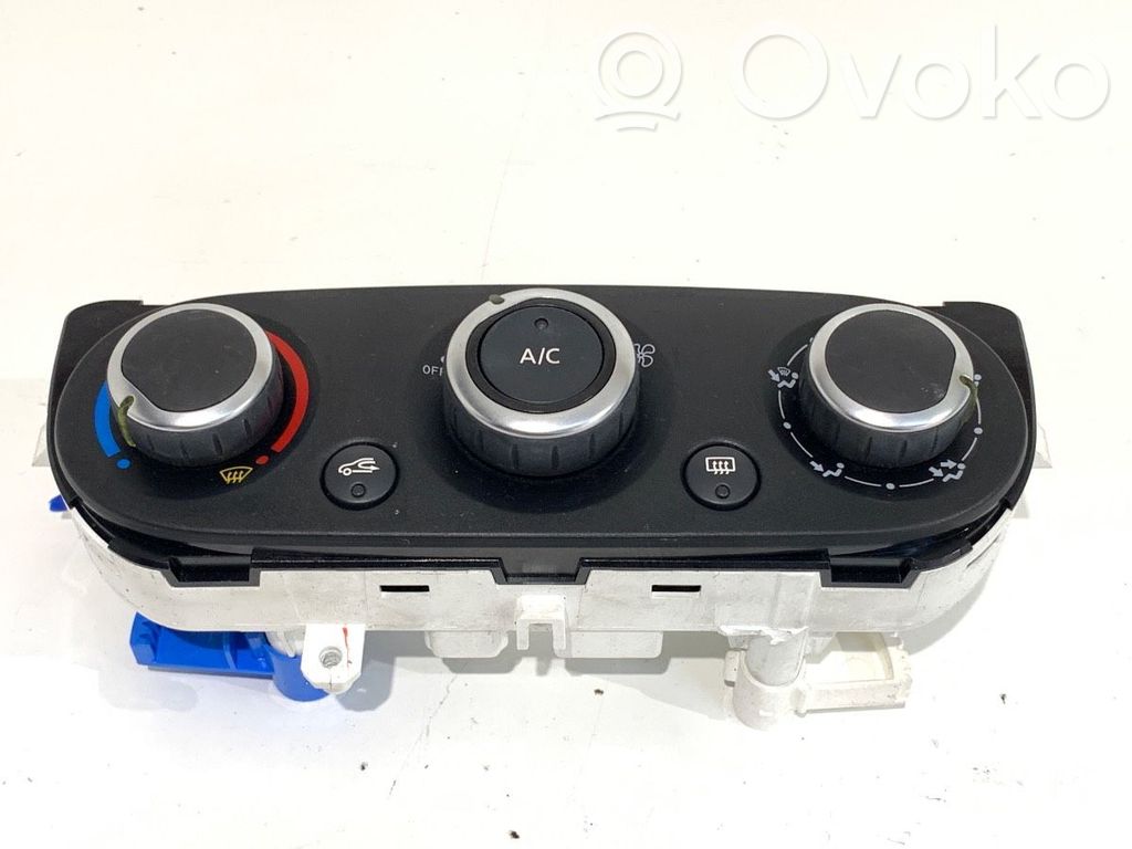 Renault Clio IV Interior fan control switch 