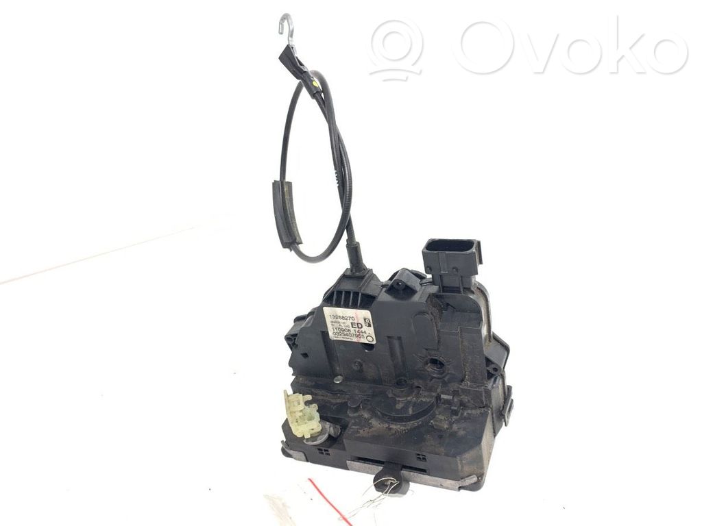 Opel Corsa D Priekšpusē slēdzene 