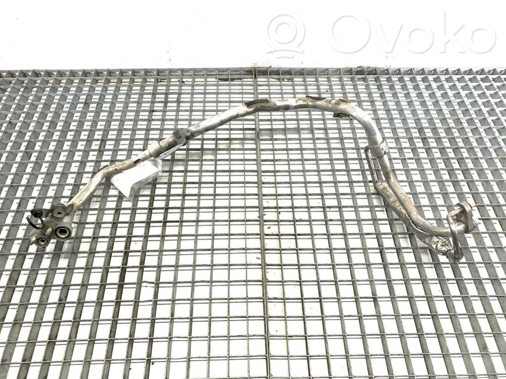 Ilmastointilaitteen putki (A/C)   DS7H19E881CD