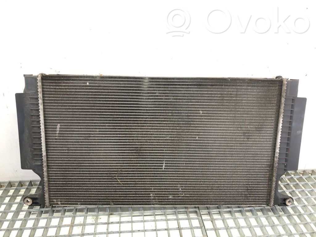 Toyota Avensis T270 Radiatore di raffreddamento 