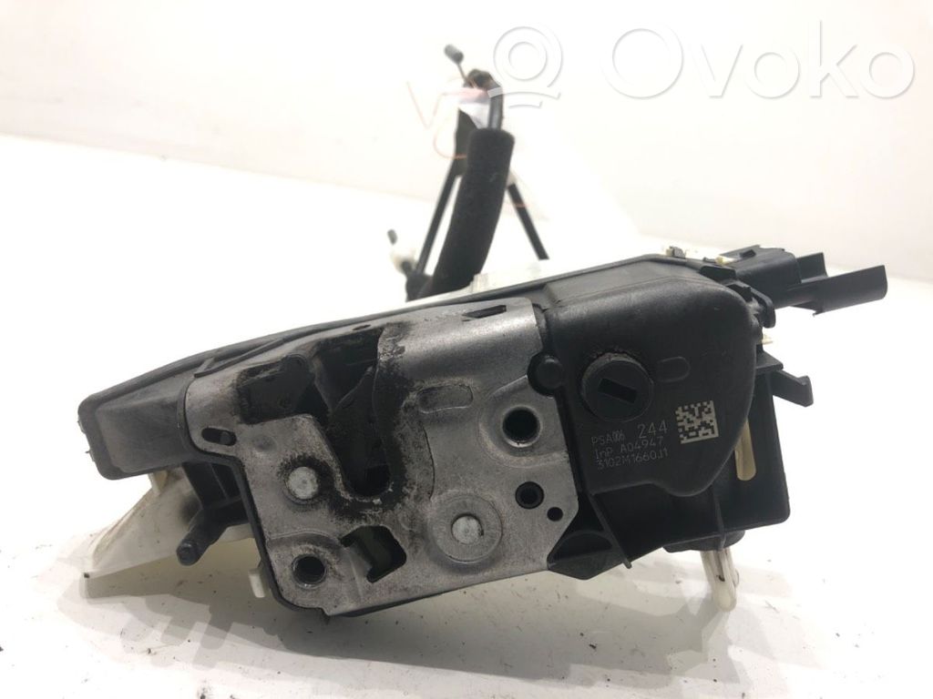 Citroen C3 Front door lock 