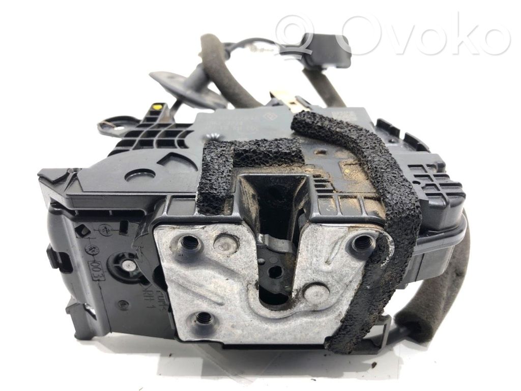 Renault Captur Priekšpusē slēdzene 