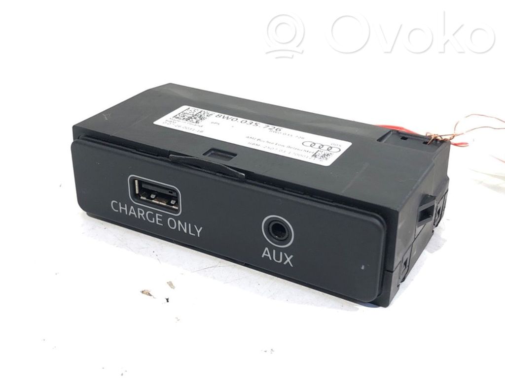 Enchufe conector USB   8W0035726
