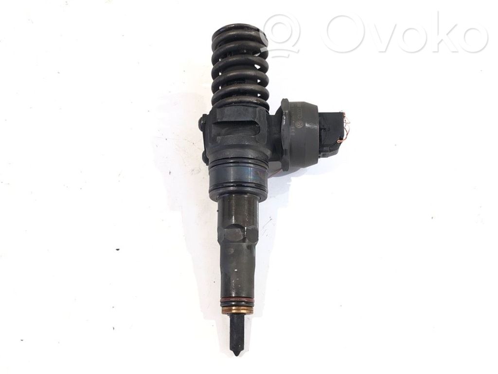 Inyector de combustible   038130073BA