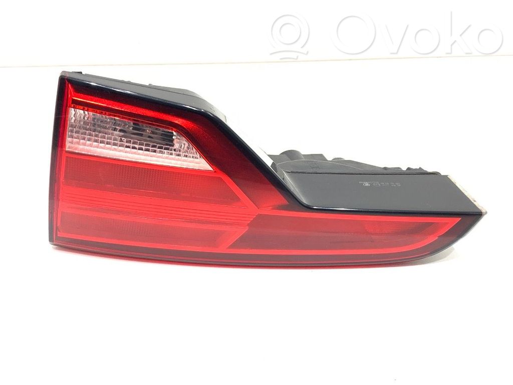 Audi A4 S4 B9 Aizmugurējais lukturis virsbūvē 