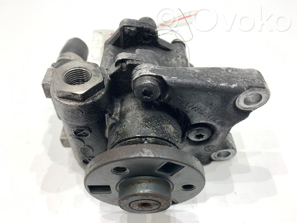 BMW 3 E92 E93 Vairo stiprintuvo siurblys 