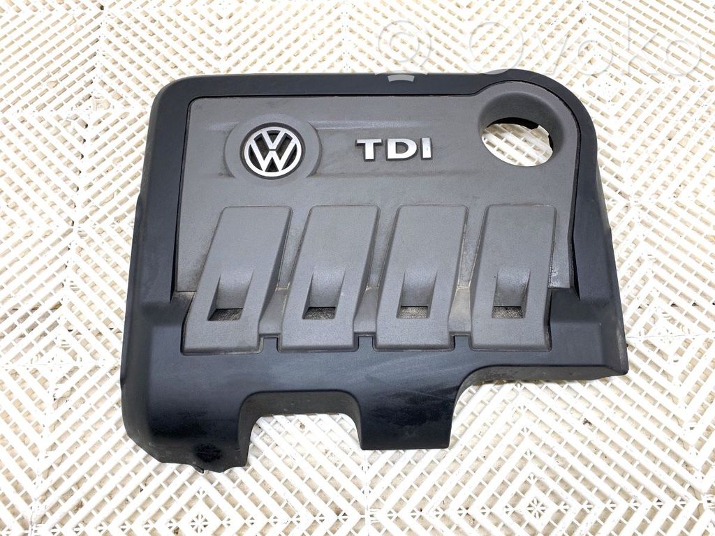 Volkswagen PASSAT B7 Capac protecție motor 