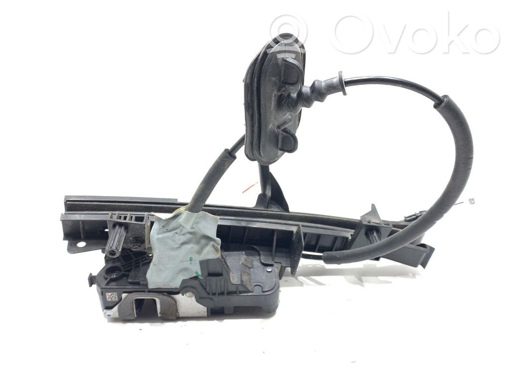 Ford Focus Priekšpusē slēdzene 