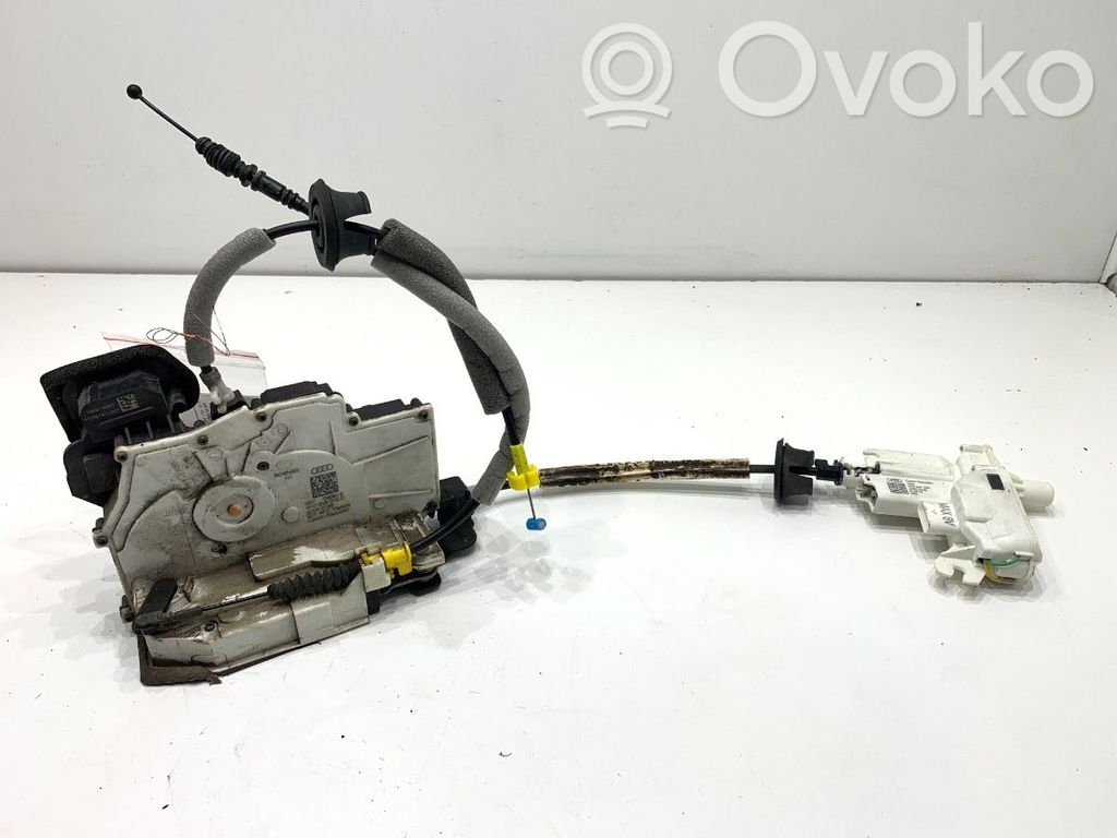Audi A8 S8 D5 Zamek drzwi tylnych 