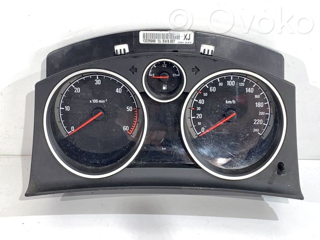 Opel Zafira B Nopeusmittari (mittaristo) 