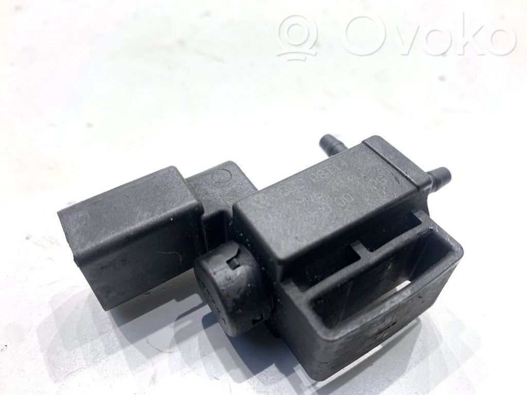 Régulateur de pression de carburant   037906283C