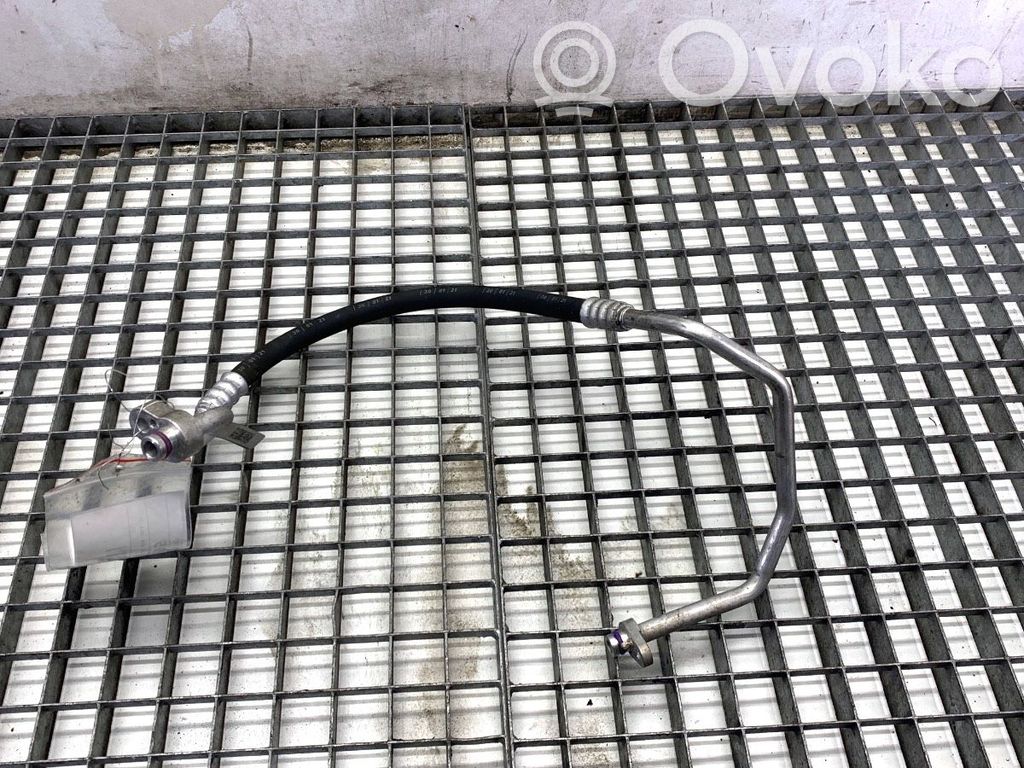 Audi Q3 F3 Ilmastointilaitteen putki (A/C) 