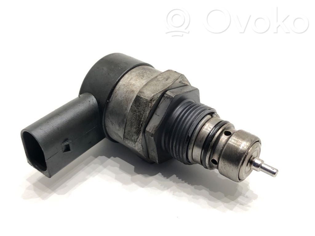 BMW 4 F32 F33 Régulateur de pression de carburant 
