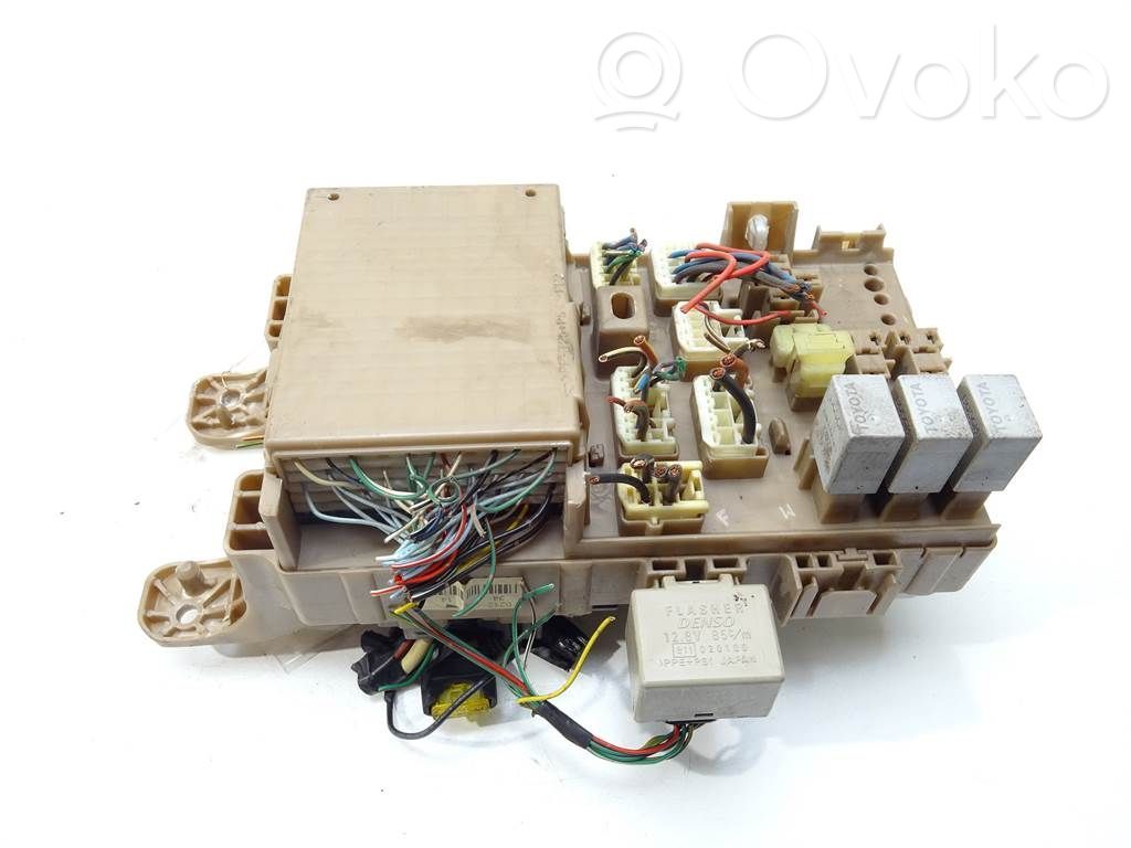 Toyota Corolla Verso E121 Fuse box set 