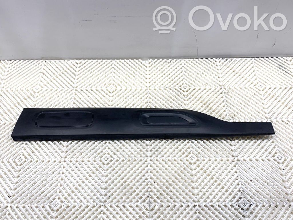 Citroen C4 Cactus Etuoven lista (muoto)