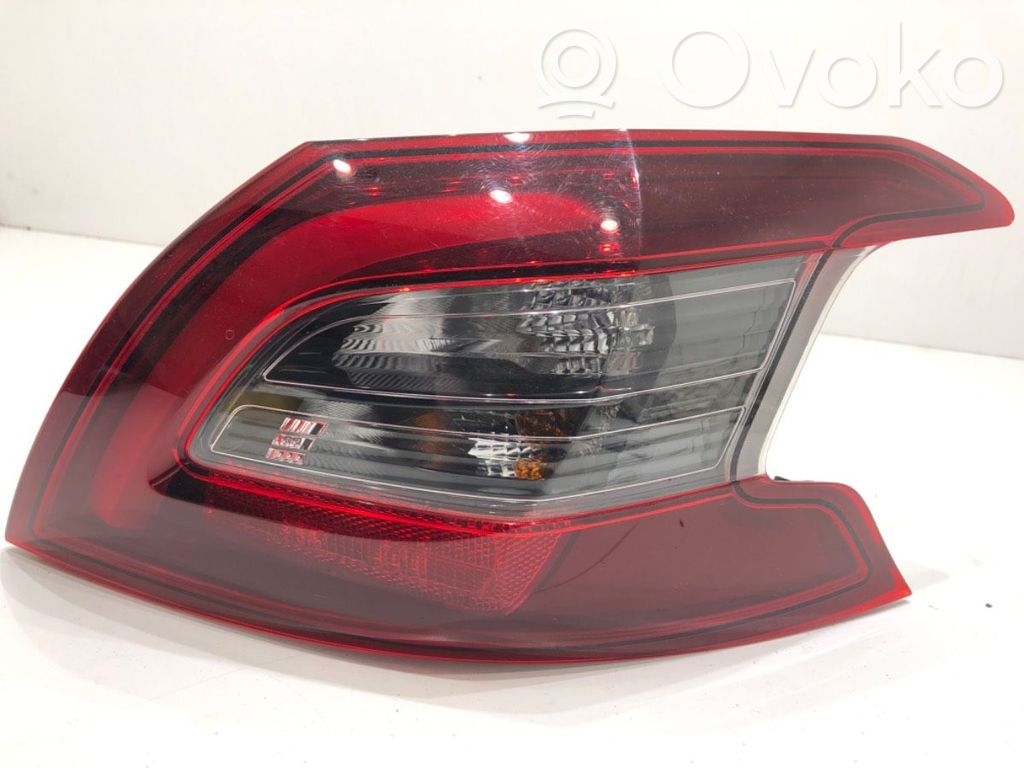 Peugeot 308 Aizmugurējais lukturis virsbūvē 