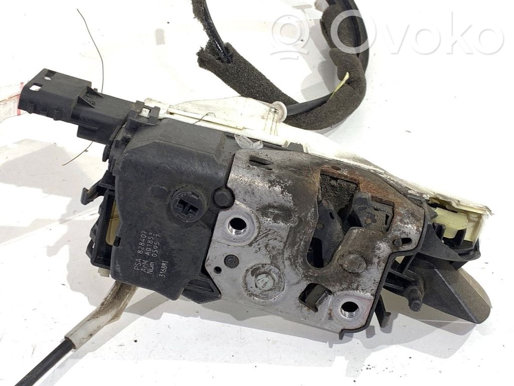 Peugeot Partner Front door lock 