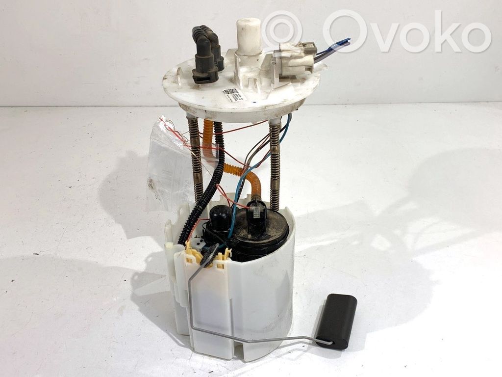 Opel Astra J Bomba interna de combustible 