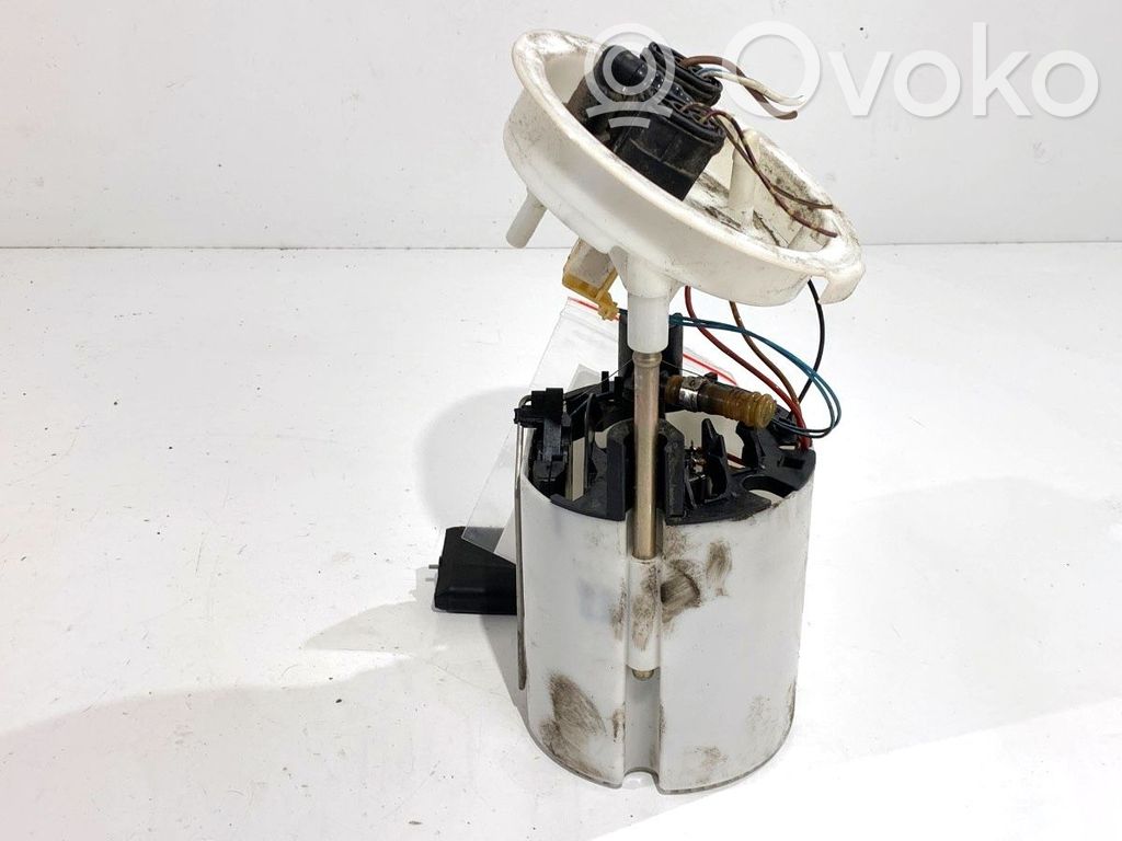 Bomba interna de combustible   6763850