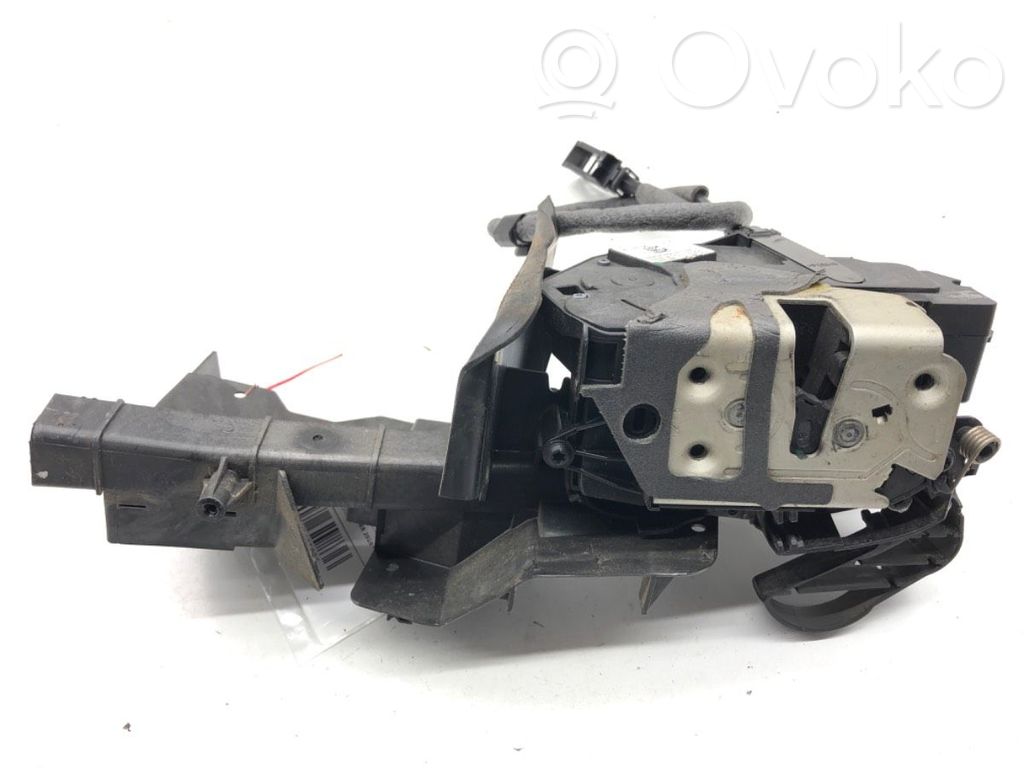 Ford Focus Priekšpusē slēdzene 
