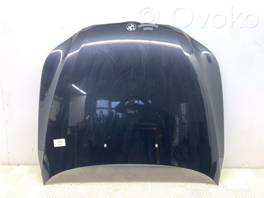 Капот двигателя