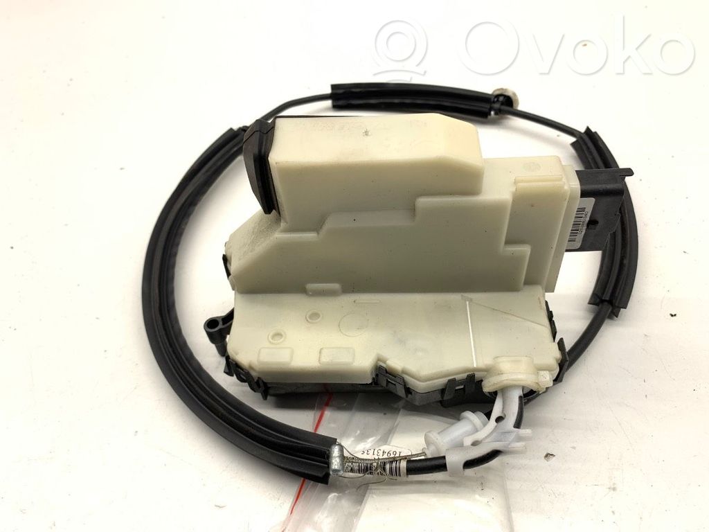 Opel Combo E Zamek drzwi tylnych 