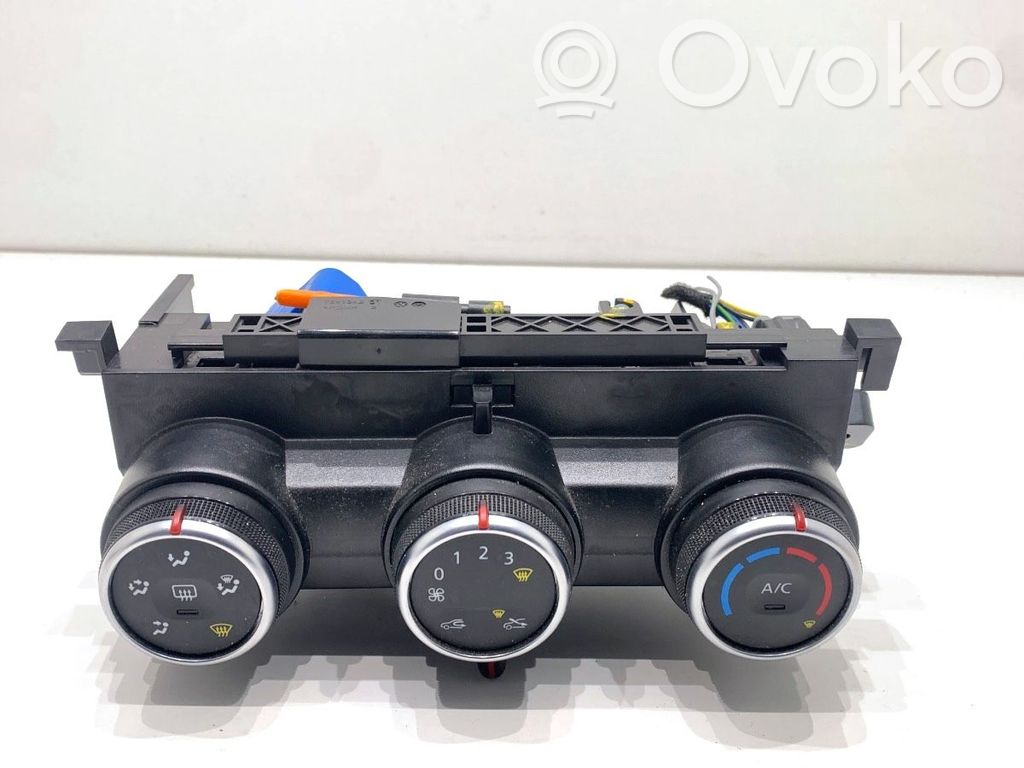 Dacia Duster II Interior fan control switch 