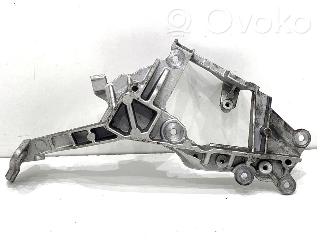 Engine mounting bracket   G4D39L456DC