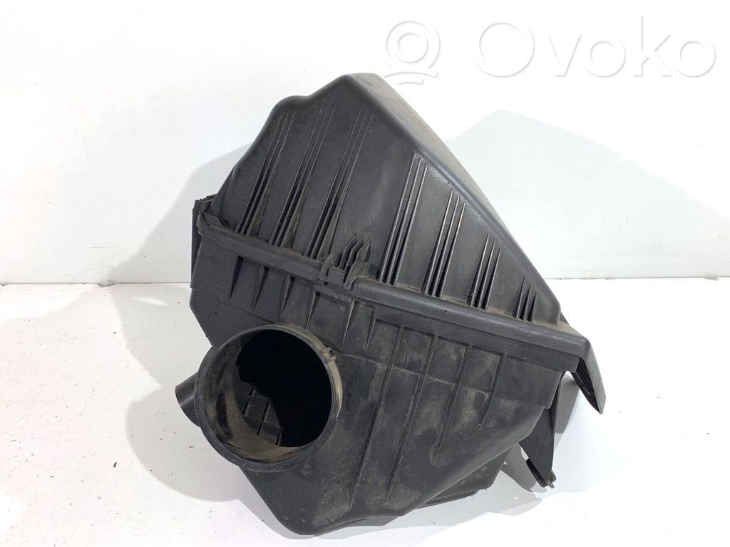 Air filter box   7521030
