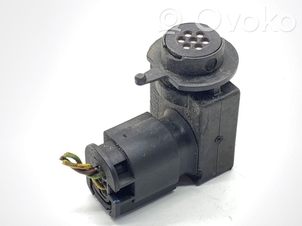 Interior temperature sensor   9136607