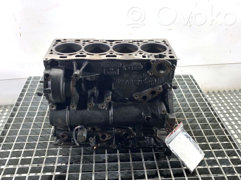Audi A4 S4 B9 8W Bloks 