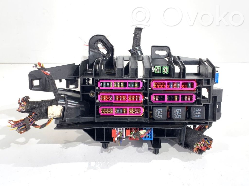 Audi A4 S4 B9 8W Set cutie siguranțe 
