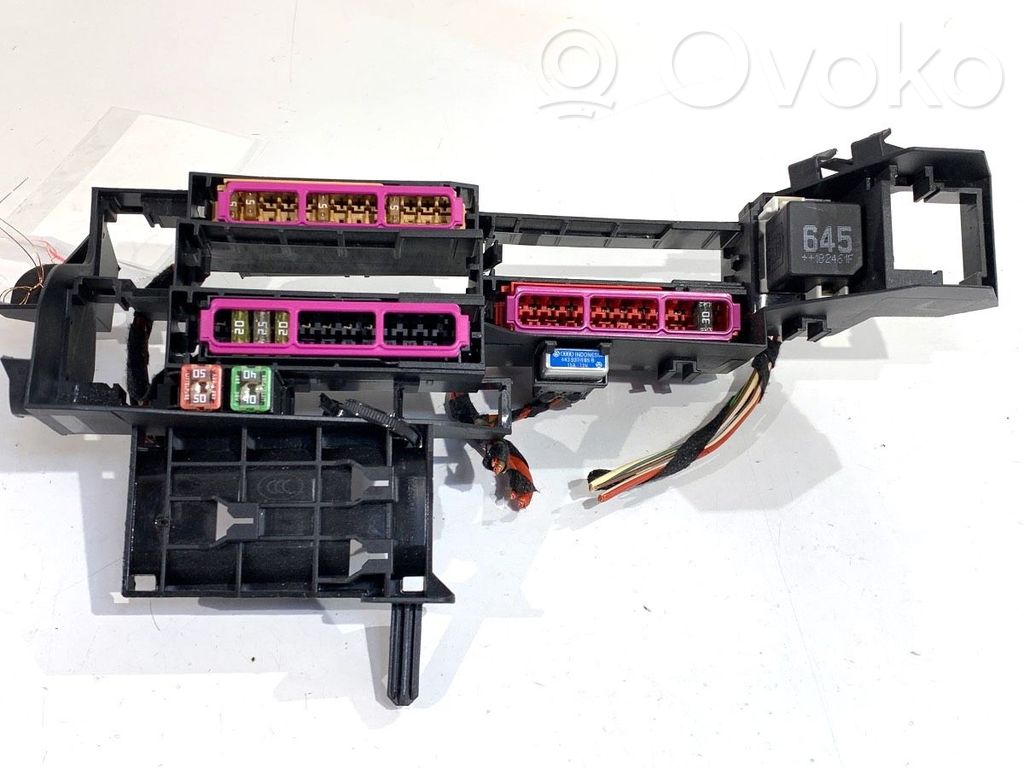 Audi A4 S4 B9 8W Set cutie siguranțe 