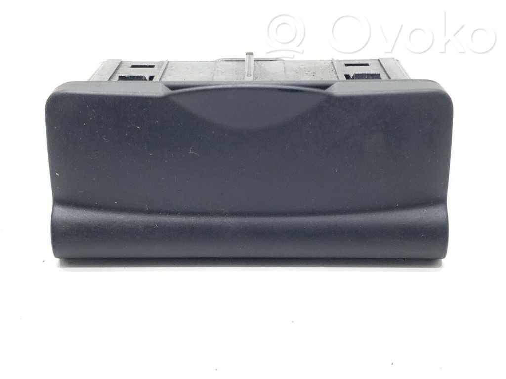Renault Megane III Enchufe conector USB 