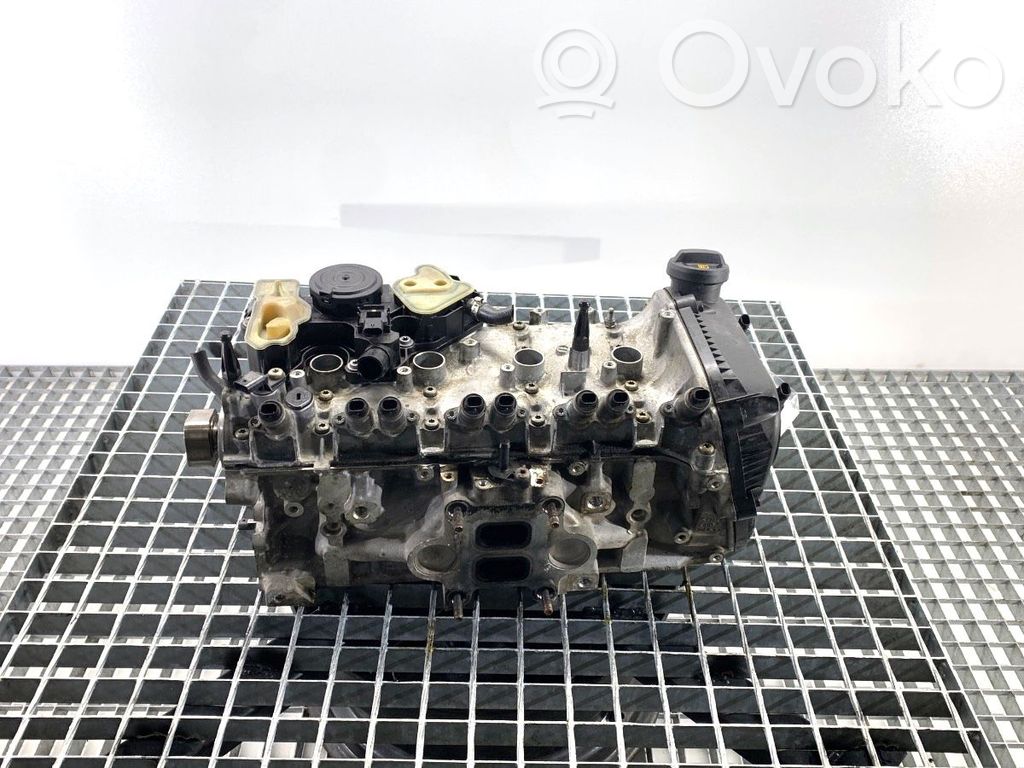 Volkswagen PASSAT B8 Engine head 