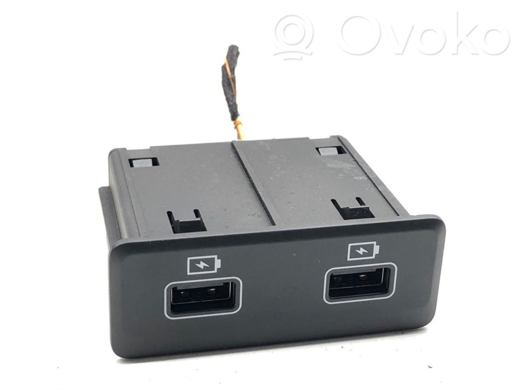 Renault Express Разъем USB 