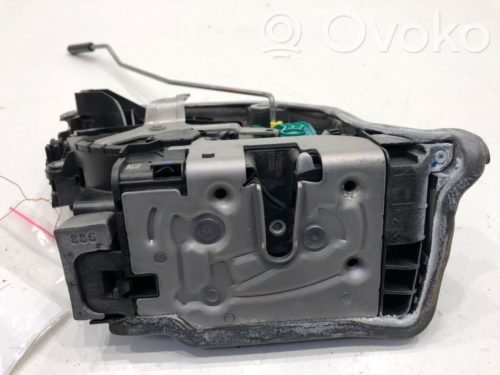 BMW 5 G30 G31 G38 Zamek drzwi tylnych 
