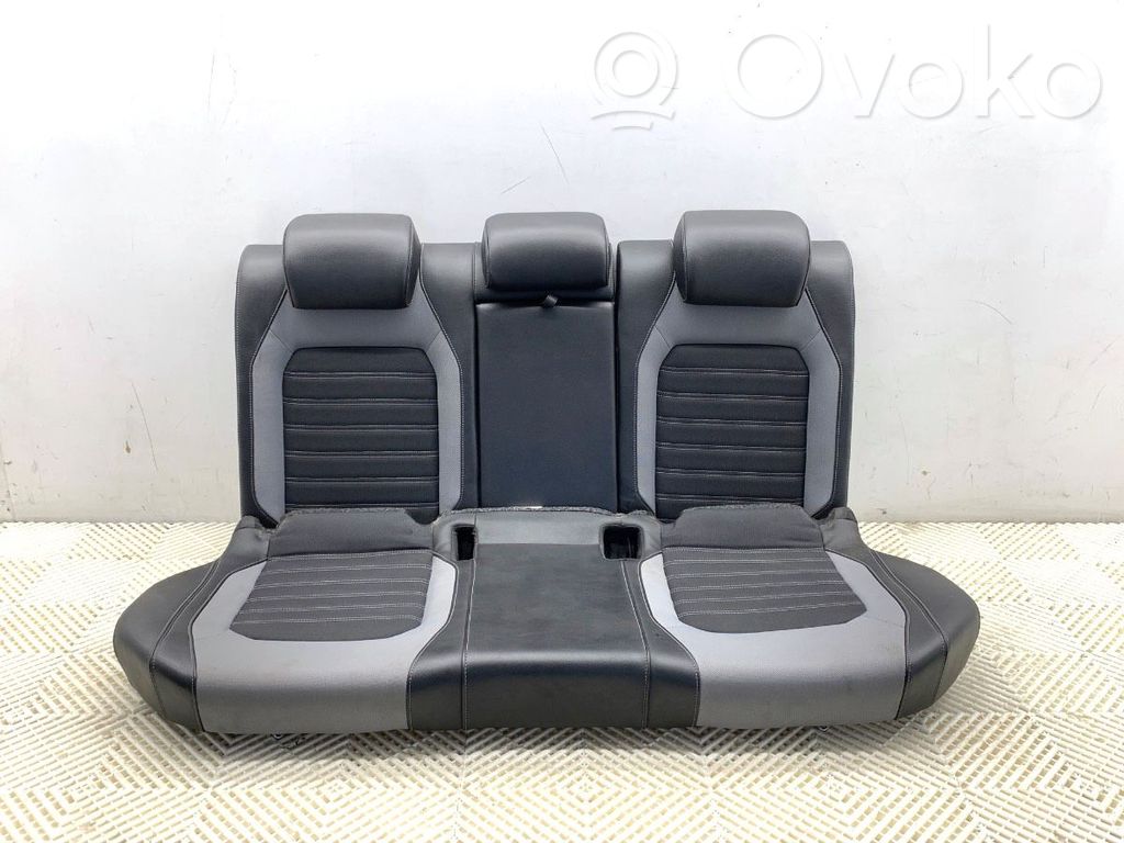 Volkswagen Jetta VI Al doilea rând de scaune 