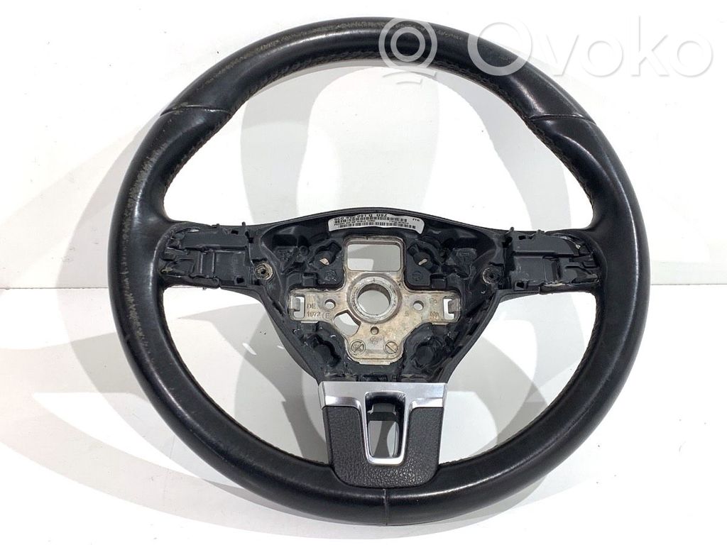 Volkswagen Jetta VI Ohjauspyörä 