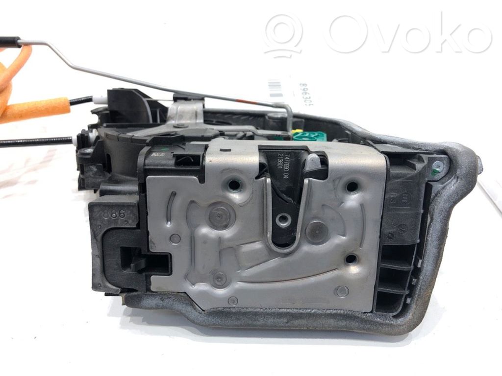 BMW 5 G30 G31 G38 Zamek drzwi tylnych 