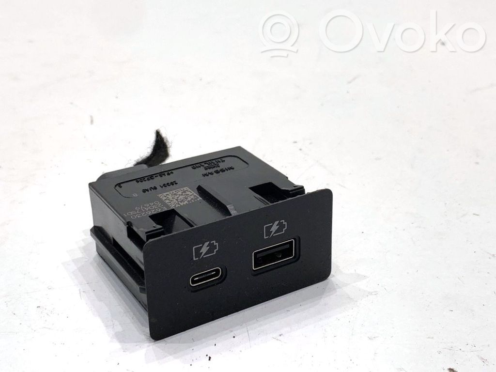 Nissan Qashqai J12 Enchufe conector USB 